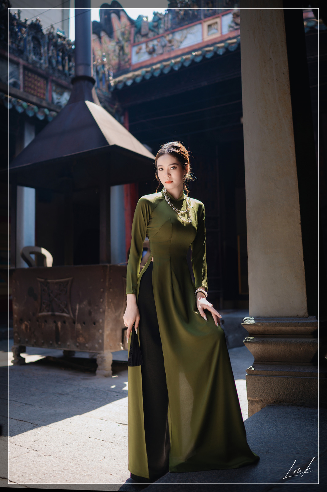 Hương Lụa Trong Nắng