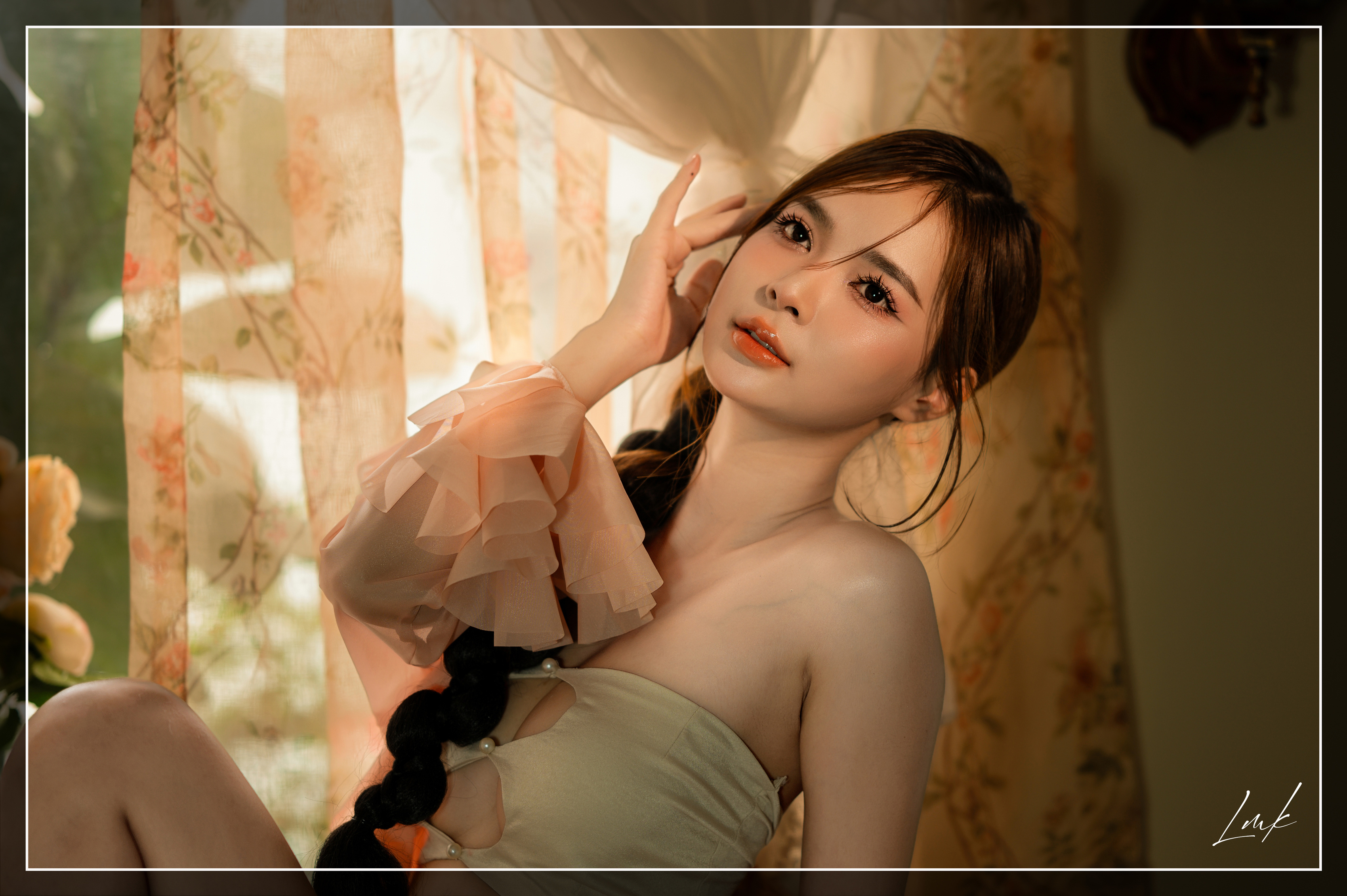 Khoảng Lặng Dưới Hoàng Hôn