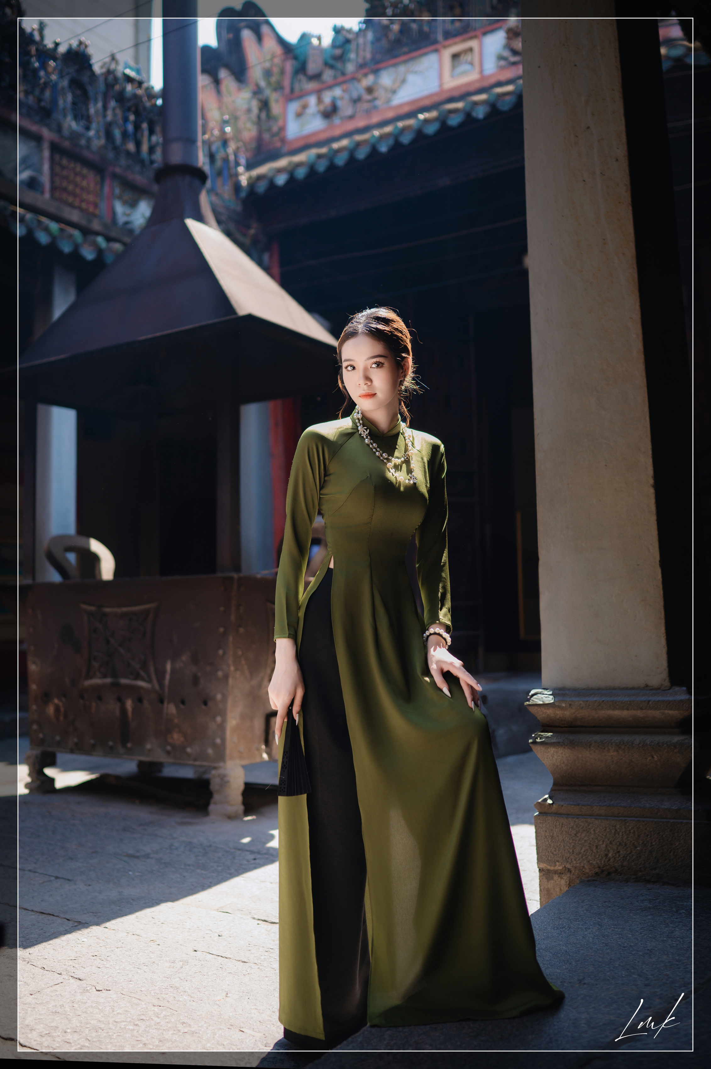 Hương Lụa Trong Nắng