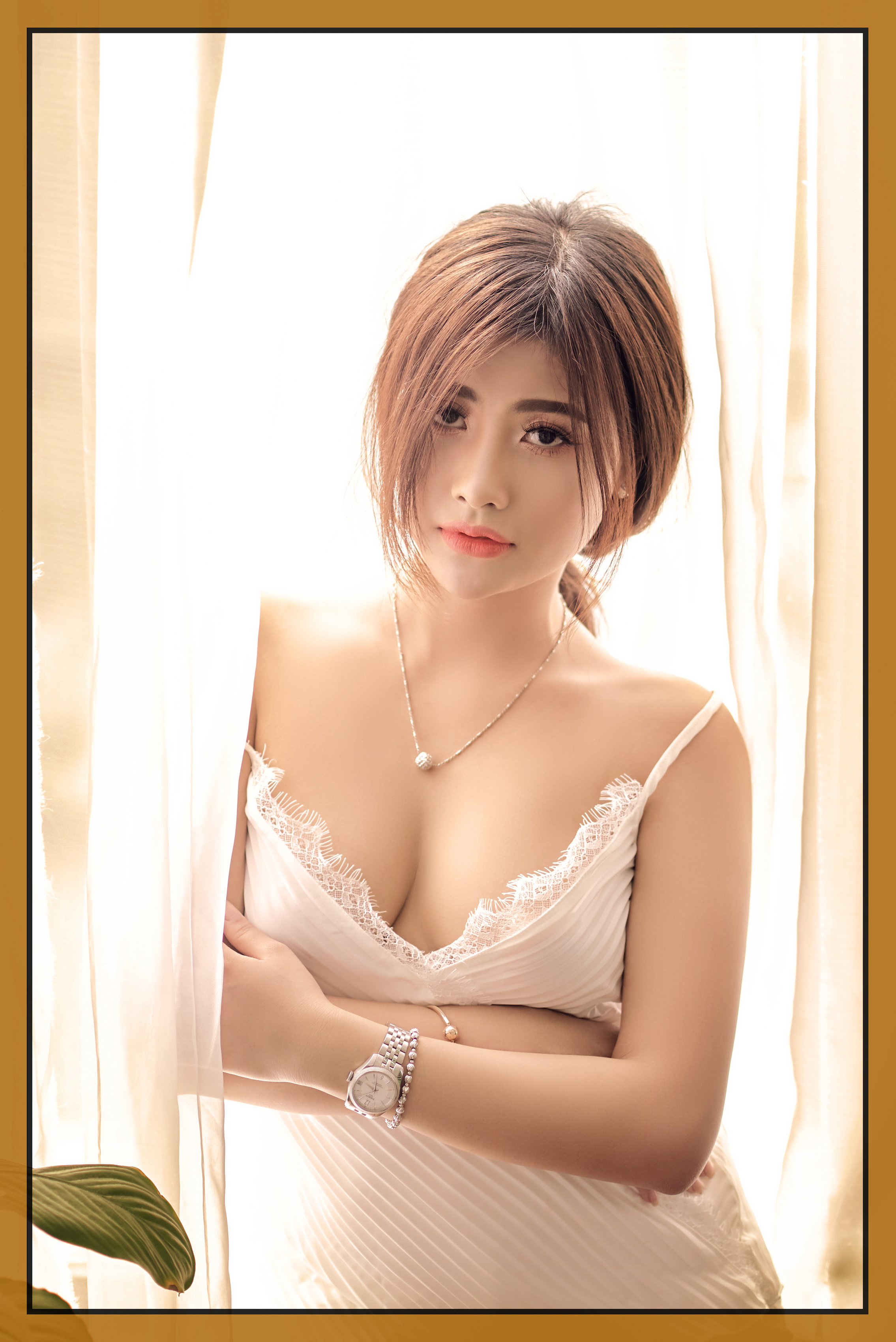 Sắc Thái Giữa Không Gian